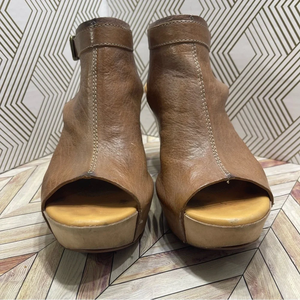 Kork Ease Nero taupe Leather Wrapped Wedge‎ 7 L1